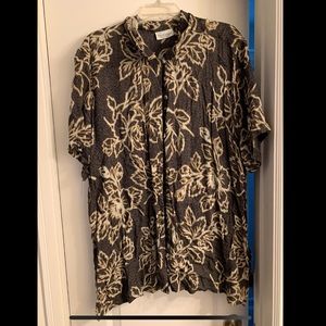 EUC The Avenue Olive Green Floral Top